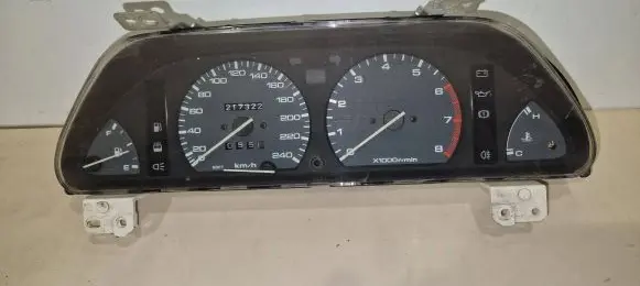 Mazda 323 Speedometer (instrument cluster) 4C11