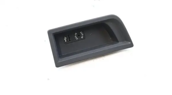 BMW 3 GT F34 AUX in-socket connector 9207357 105026812 58450710