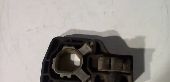 BMW 5 F10 F11 Radiator mount bracket 7575247
