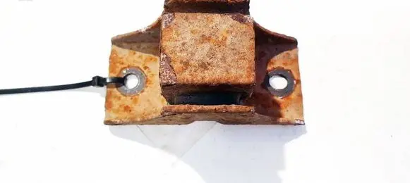 Toyota Avensis T250 Engine mount bracket 