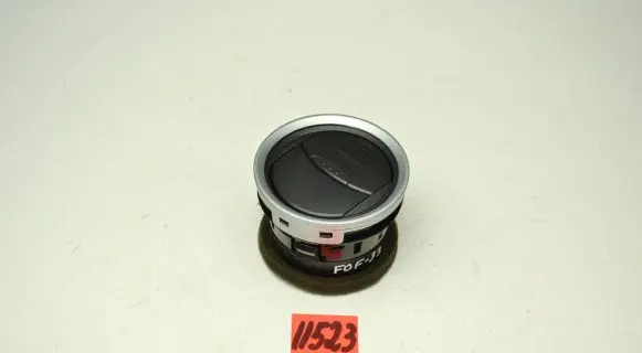 Ford Fiesta Dash center air vent grill D1B1A W11312