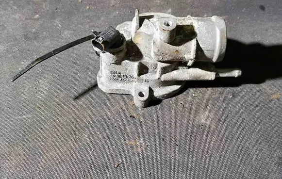 Mercedes-Benz Sprinter W906 Engine coolant pipe/hose A64620015