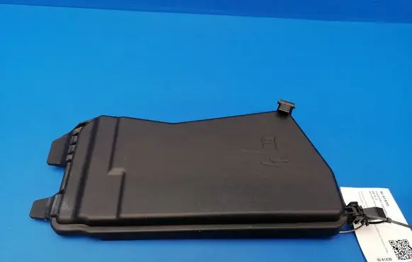Mercedes-Benz E W212 Fuse box cover A2125400382