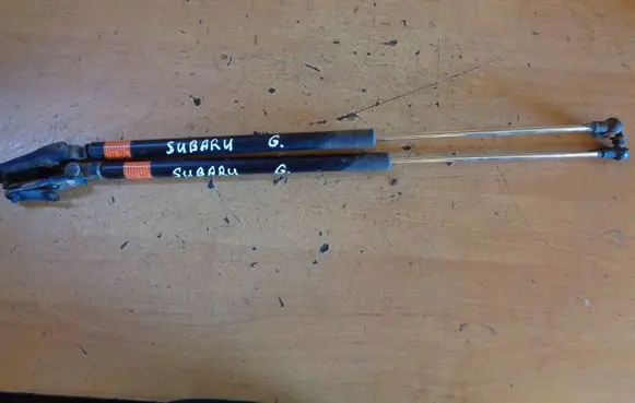 Subaru Legacy Tailgate/trunk strut/damper