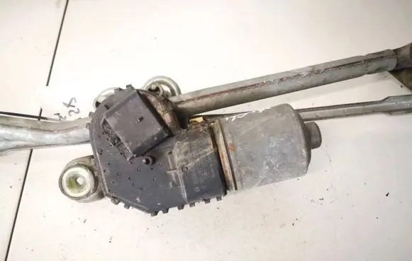 Ford Mondeo Mk III Wiper motor 0390241702 1s7117508ad