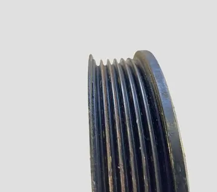 Volkswagen Golf V Crankshaft pulley 03D105255D