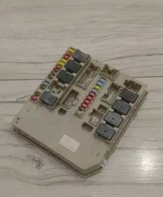 Renault Clio II BSM Control unit 674658A