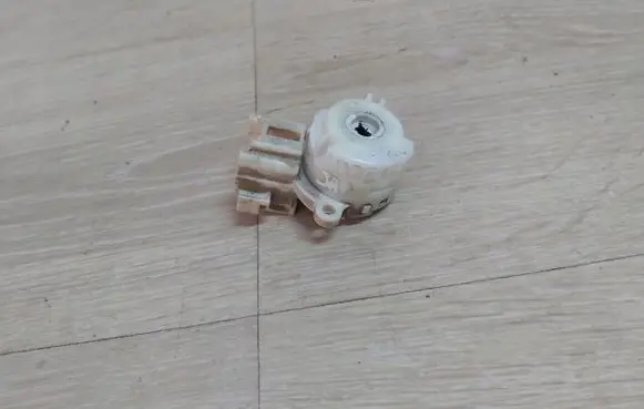 Toyota Yaris Ignition lock