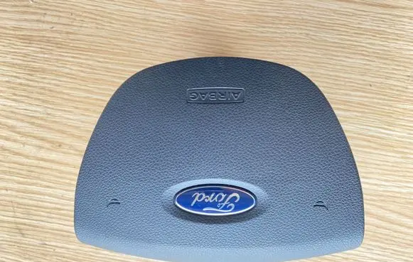 Ford Kuga I Steering wheel airbag