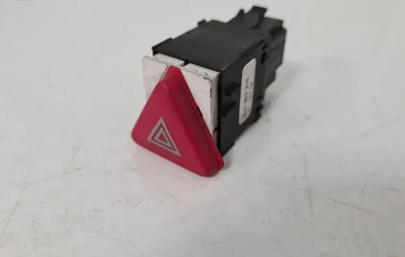 Skoda Fabia Mk1 (6Y) Hazard light switch 6Y0953235