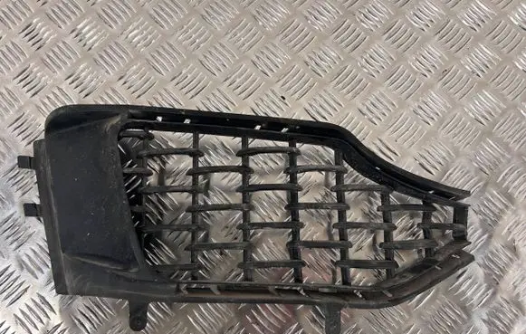 Maserati Levante Front bumper lower grill 670041952 D472