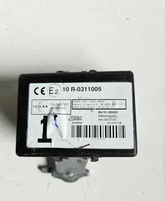 Toyota Yaris Door control unit/module 897410D080 10R0311005 WNN000042251
