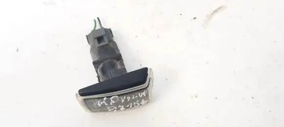 Volvo S70 V70 V70 XC Front fender indicator light 6r0142631