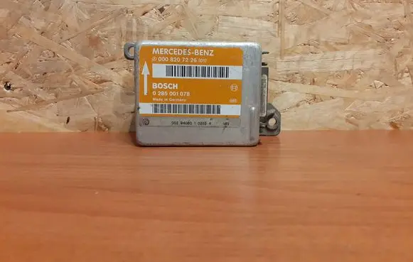 Mercedes-Benz E W124 Airbag control unit/module 0285001078 0008207226