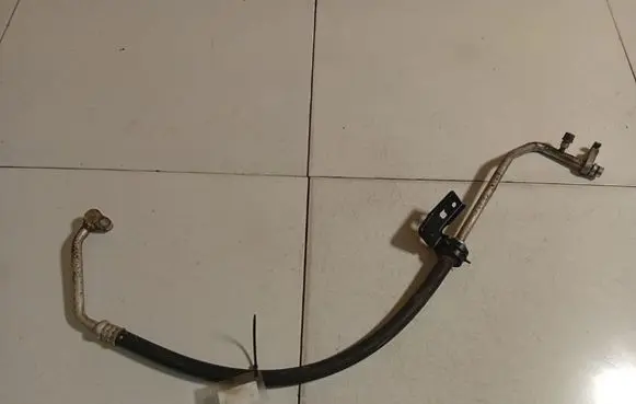 Subaru Legacy Air conditioning (A/C) pipe/hose