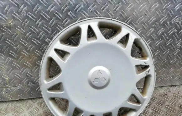 Mitsubishi Lancer R14 wheel hub/cap/trim 7210765005