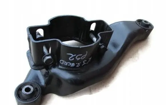 Jeep Cherokee III KJ Rear differential mounting bracket 