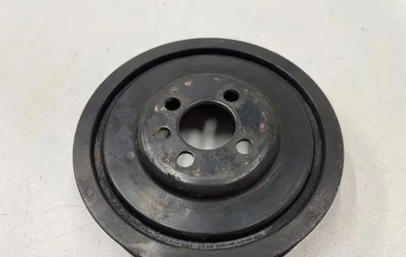 Volkswagen PASSAT B6 Crankshaft pulley 03g105243