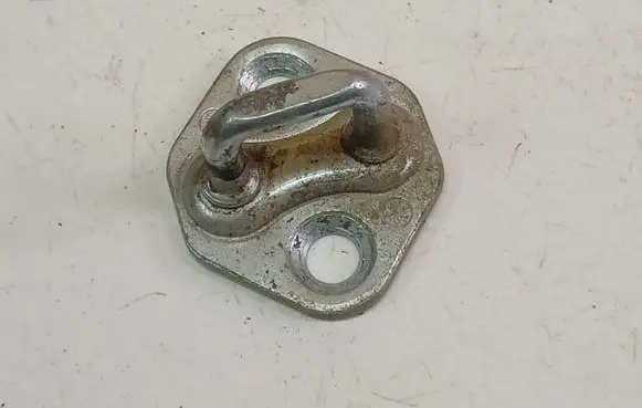 Mazda Premacy Rear door lock loop/hook striker P030111