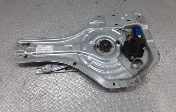 Hyundai Tucson JM Rear door window regulator with motor 834702E010