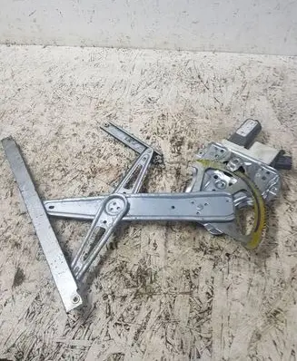 Toyota Avensis T250 Front door window regulator with motor 6981005050