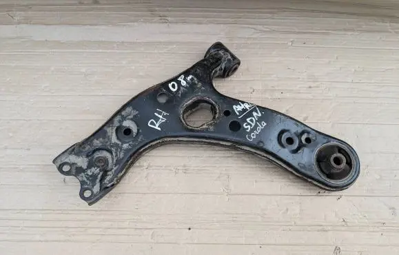 Toyota Corolla E140 E150 Front lower control arm/wishbone