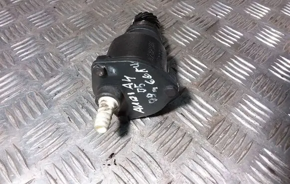 Audi A4 S4 B5 8D Vacuum pump 028207A