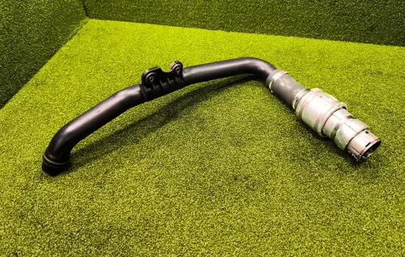 Hyundai Bayon Turbo air intake inlet pipe/hose 2828307600 2828207300