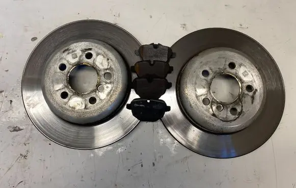 BMW X3 G01 Rear brake disc 6882245