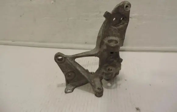 Ford Fiesta Generator/alternator bracket 9653249480