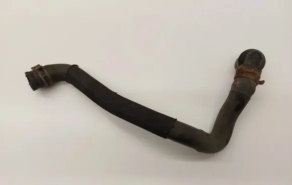 Volkswagen PASSAT B8 Engine coolant pipe/hose 1J0122291C