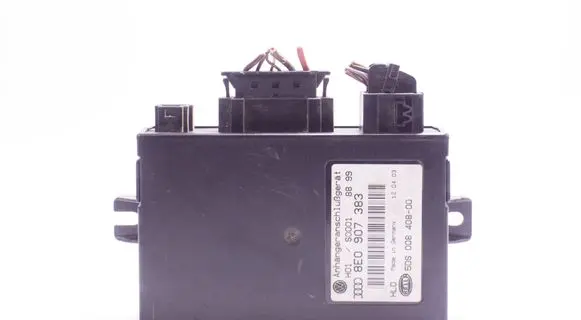 Audi A4 S4 B7 8E 8H Tow bar trailer control unit/module 8E0907383 5DS00840800