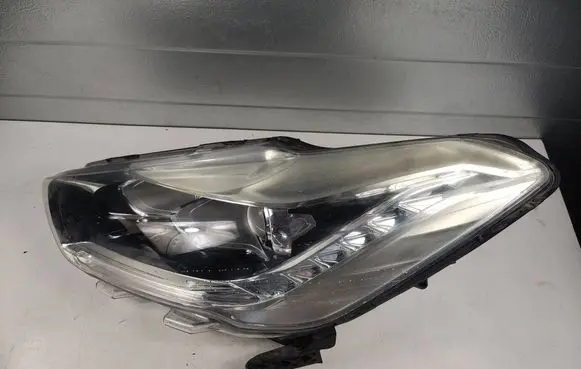 Citroen DS5 Headlight/headlamp 9806093280