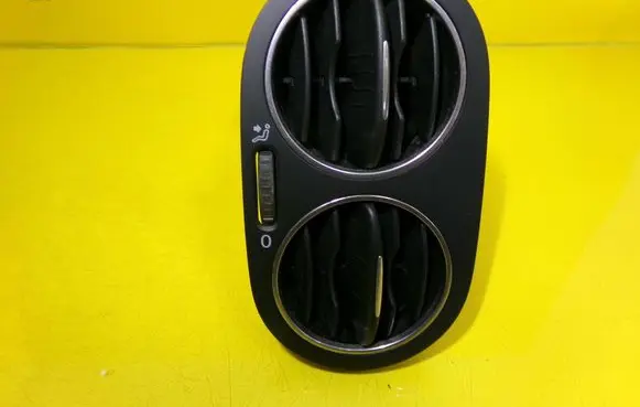 Volkswagen Golf Plus Dashboard side air vent grill/cover trim 5M0819759