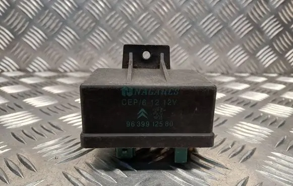 Citroen C5 Glow plug pre-heat relay 9639912580