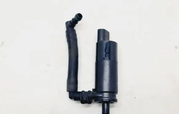BMW 7 E65 E66 Headlight washer pump 6973097 67126973097