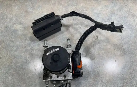 Subaru Legacy ABS Pump 06210966693 06262034301 28562211043