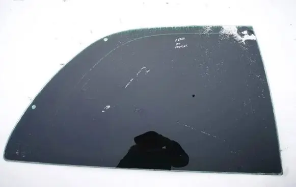Chrysler Voyager Rear side window 