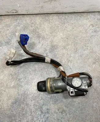 Subaru Forester SG Ignition lock 88215SA000 X1T26171