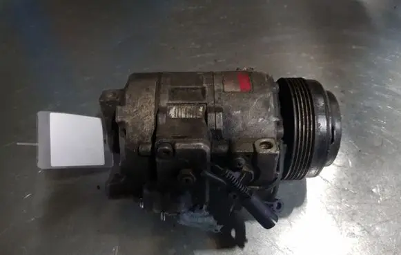 BMW 7 E38 Air conditioning (A/C) compressor (pump)