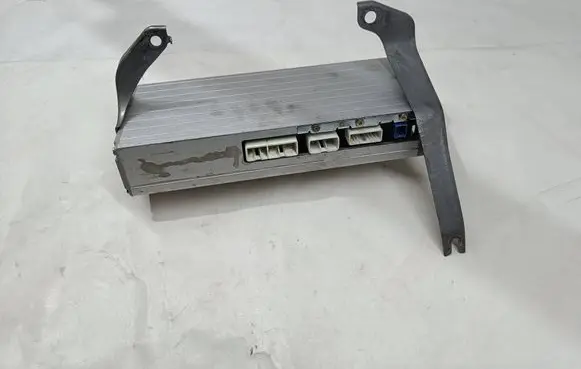 Lexus RX 330 - 350 - 400H Sound amplifier 862800E010