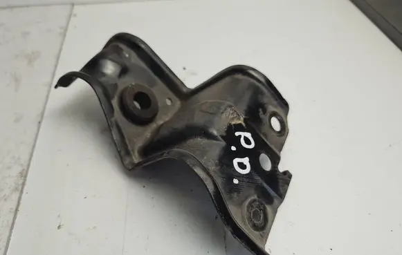 Honda CR-V Radiator mount bracket 