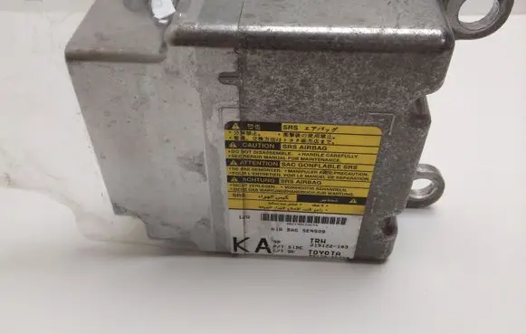 Toyota Avensis T270 Airbag control unit/module 8917005250