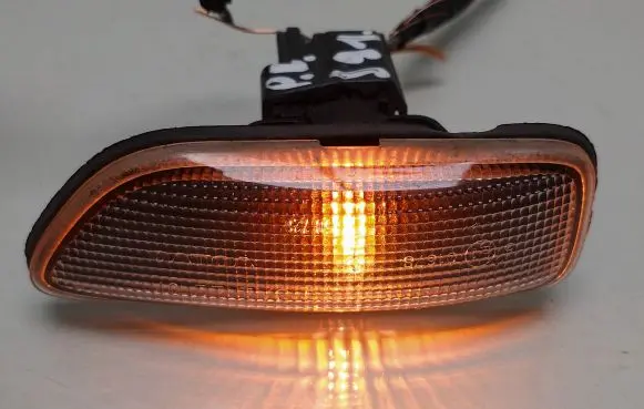 Volvo XC70 Front fender indicator light 30722644