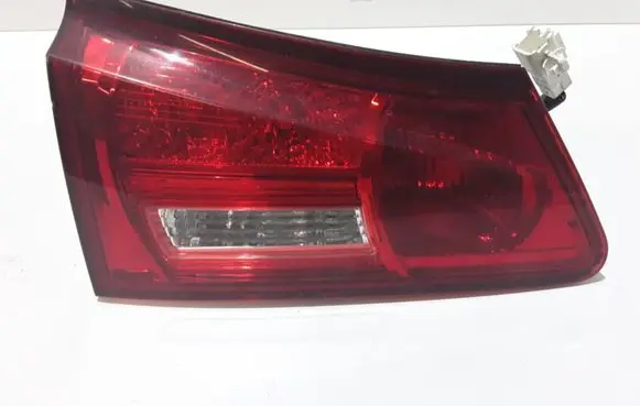 Lexus IS 220D-250-350 Tailgate rear/tail lights