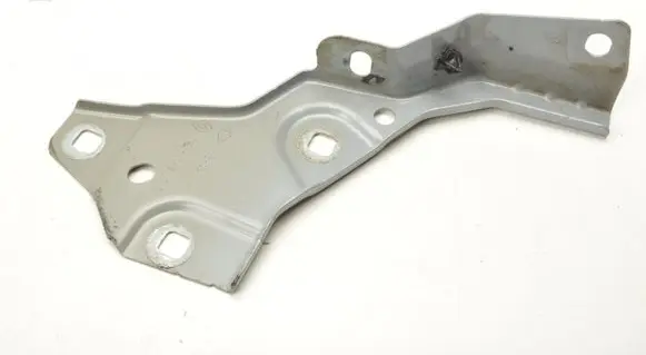 Renault 5 E-Tech Fender mounting bracket 631411270R