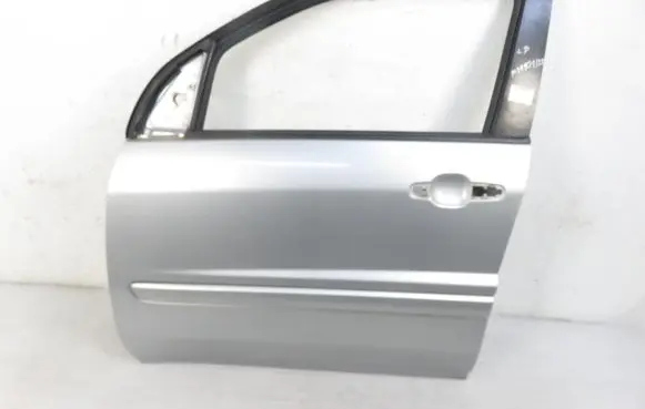Chevrolet Equinox Front door