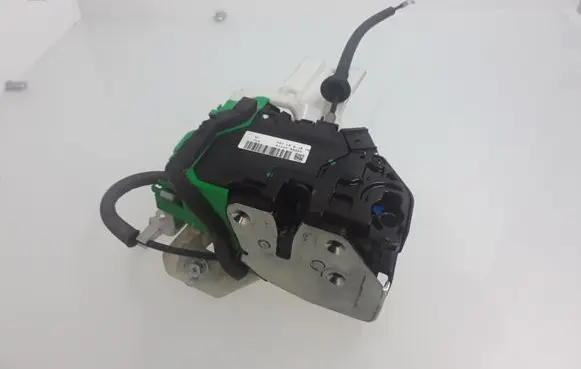KIA Carens III Front door lock 81310A4050
