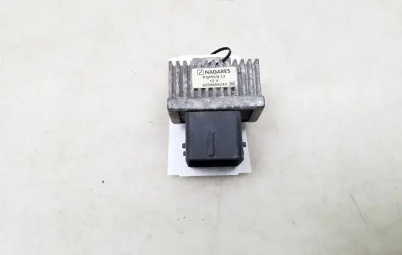 Renault Megane III Glow plug pre-heat relay 820085943
