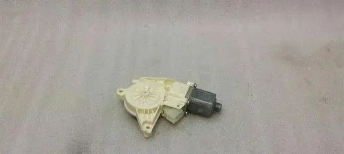 Mercedes-Benz C W204 Front door window regulator motor A2048200242